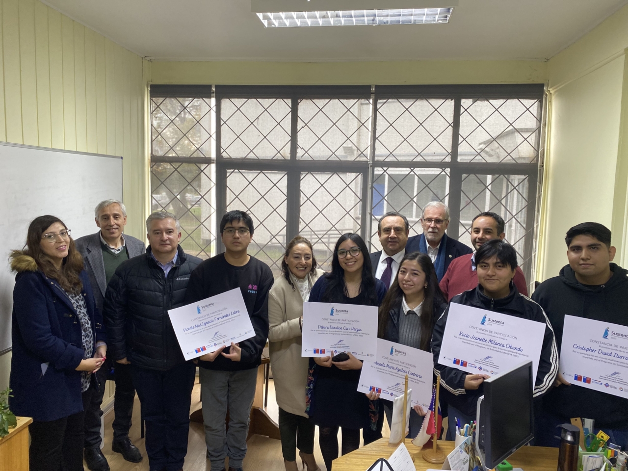 Estudiantes de la Carrera de Contador Público Auditor Recibieron reconocimiento.